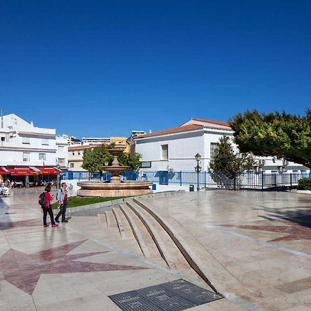 Cozy Apartment Near The Beach In La Carihuela B Torremolinos Exteriör bild