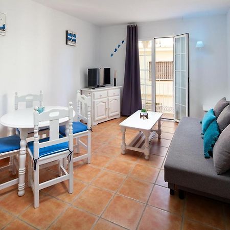 Cozy Apartment Near The Beach In La Carihuela B Torremolinos Exteriör bild